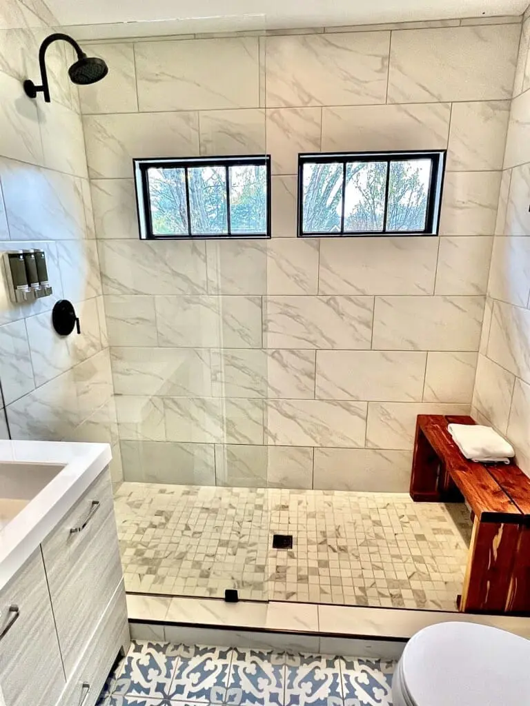 13ebd53db08e4ec0bba05e02d1623c03 LargeOriginal.jpg