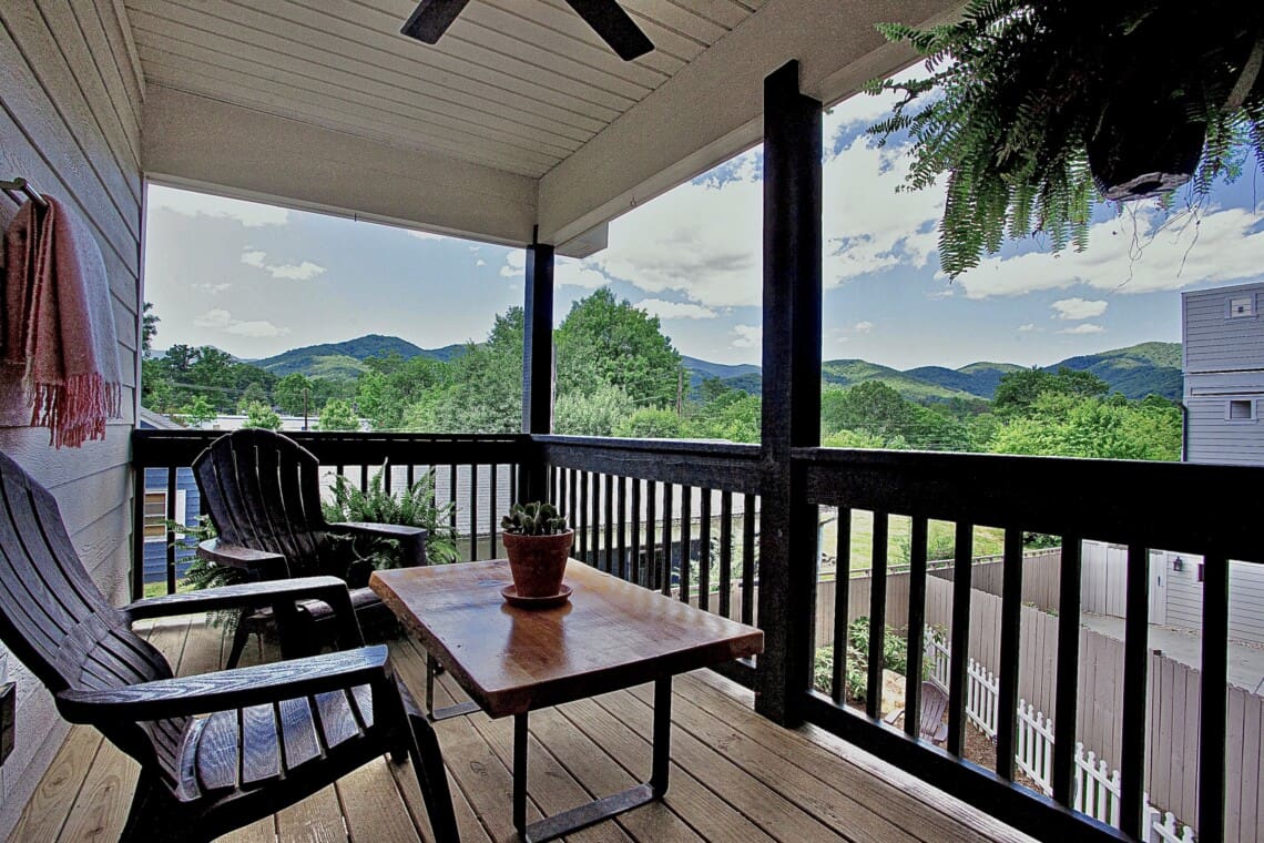 Cottage 2nd Floor Balcony
